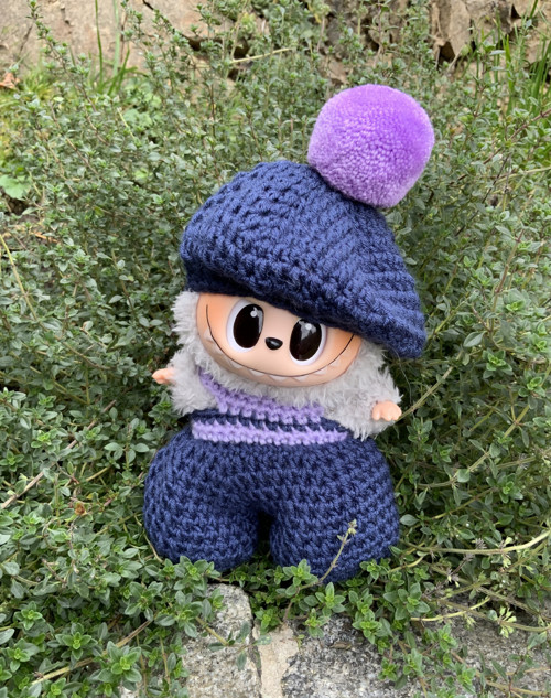 Kalhotky a baret pro Labubu