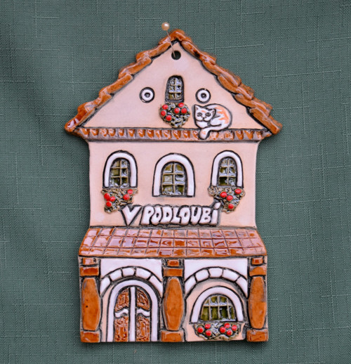 V podloubí — foto 1