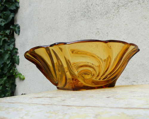 Ve spirále...skleněná Art Deco mísa, ambrové sklo
