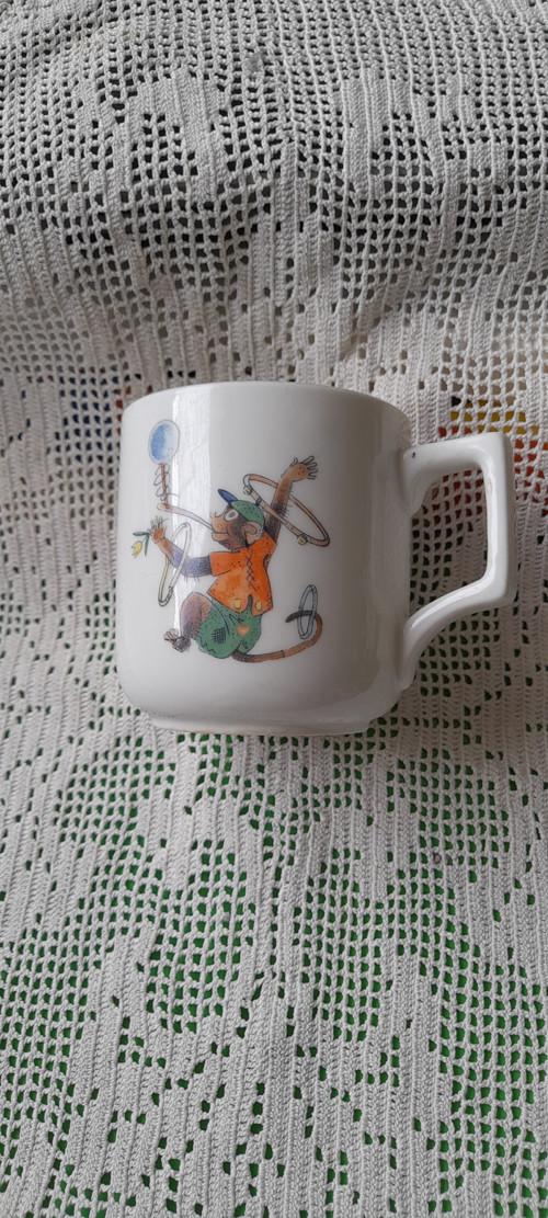 Žonglující opička