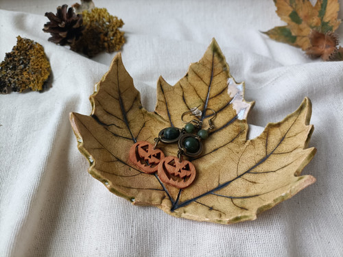 Haloweenské náušnice s jadeitem