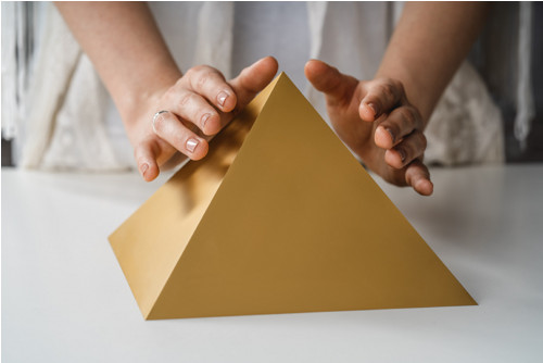 Pyramida 20x20 'zlatá'