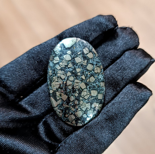 Pyrit v hornině, ID 5201, 47x30 mm