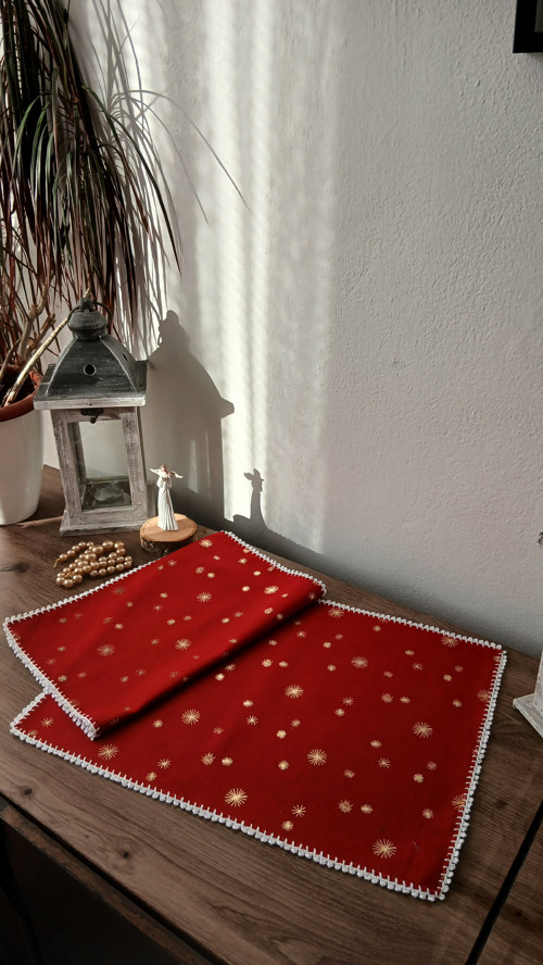 Prostírání z režného plátna s hvězdičkami