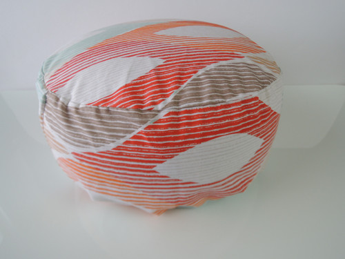Bylinkový meditační podsedák - ornament oranžový..
