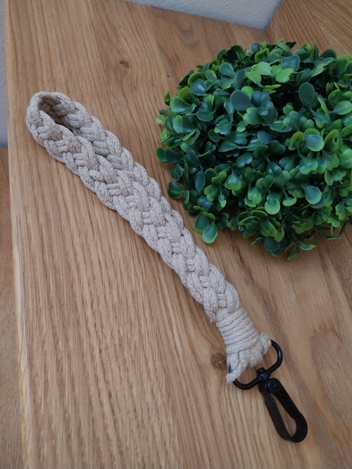 Pletená klíčenka