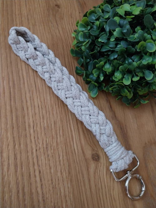 Pletená klíčenka