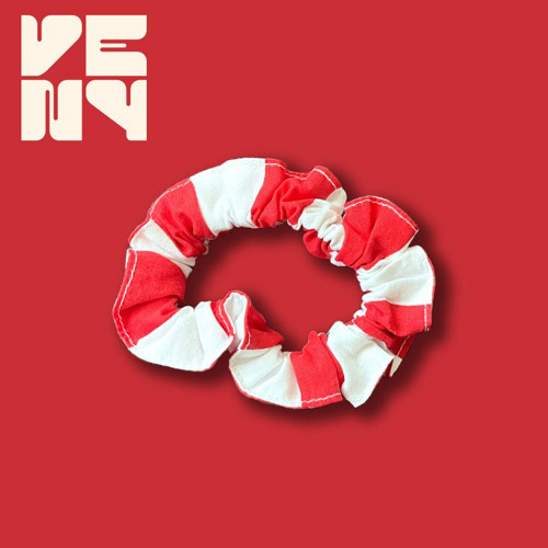 Gumička scrunchie červená kostka