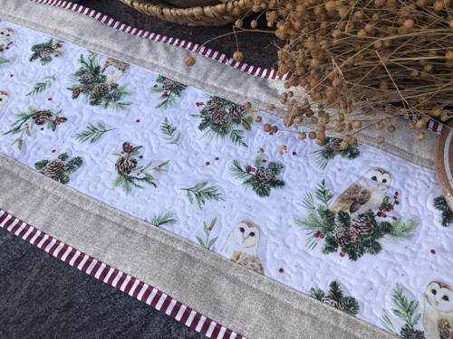 Vánoční proquiltovaný běhoun sovy 77x29 cm