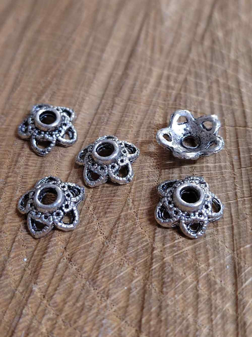 Dekorační kaplík 7x14 mm barva platina