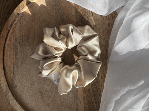 MAXI scrunchie gumička béžová — foto 1