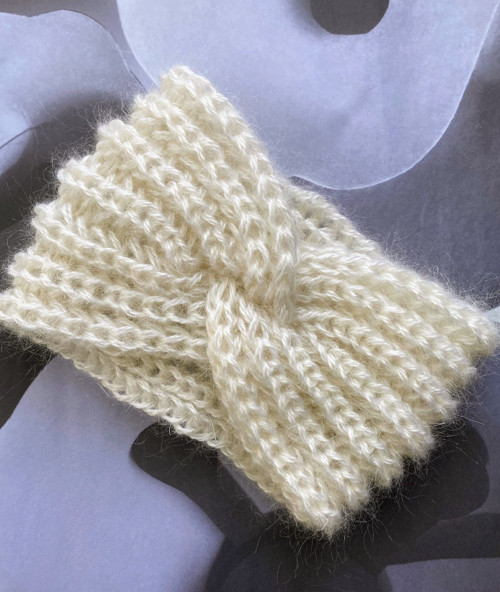 Překřížená pletená čelenka