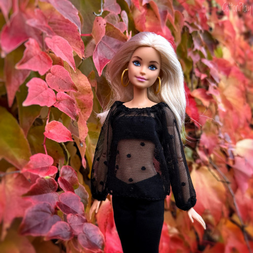 Černá halenka pro Barbie - jako pavučinka
