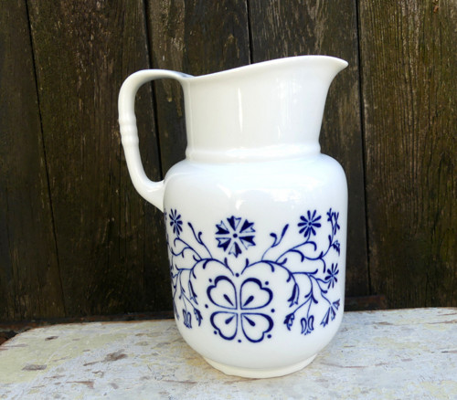 Modrý dotek...porcelánový džbán, Československo
