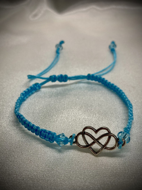 Náramek macramé modrý