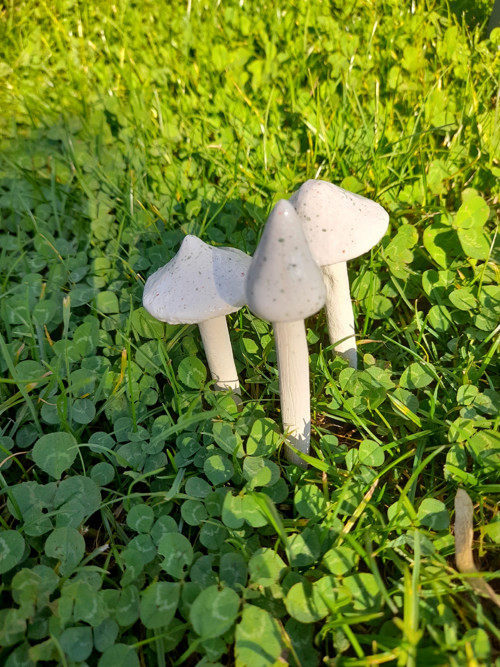 Keramické houbičky jako zápich bílé