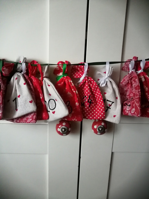 Adventní kalendář..... 24 pytlíčků