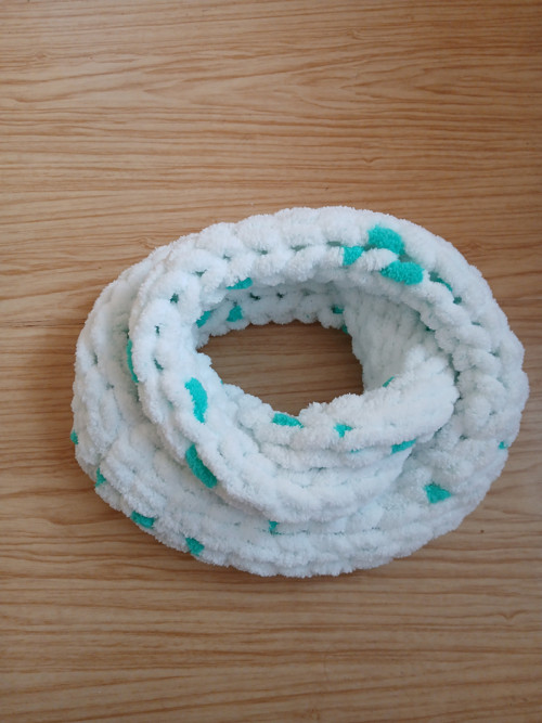 Měkký pletený nákrčník puffy (bílá + zelená)