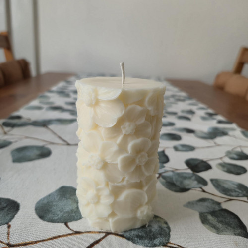 Sojová svíčka. Válec květiny - Eukalypt.