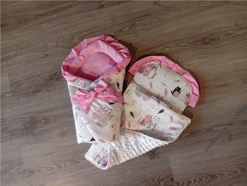 Souprava do kočárku pro panenky "kočky"