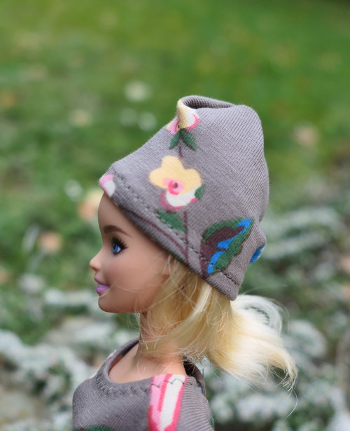Čepice pro Barbie — foto 1