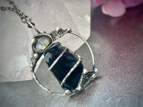 Amulet - obsidián černý a křišťál v kruhu I. (C32)