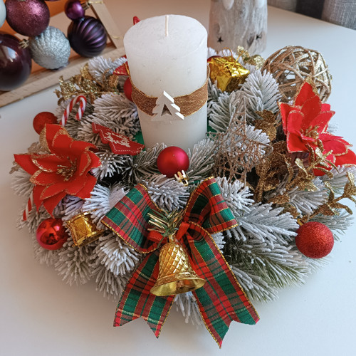 Vánoční věnec / trvanlivý o průměru 30 cm