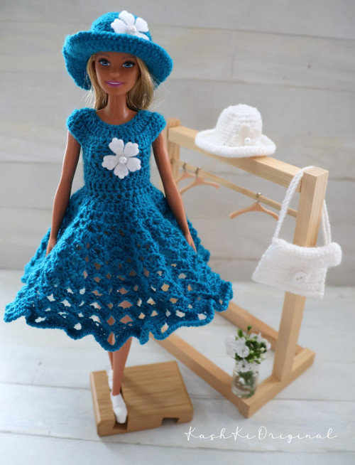 Háčkované oblečky pro panenku Barbie