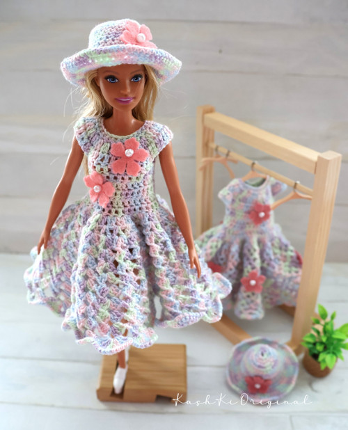 Háčkované oblečky pro panenku Barbie