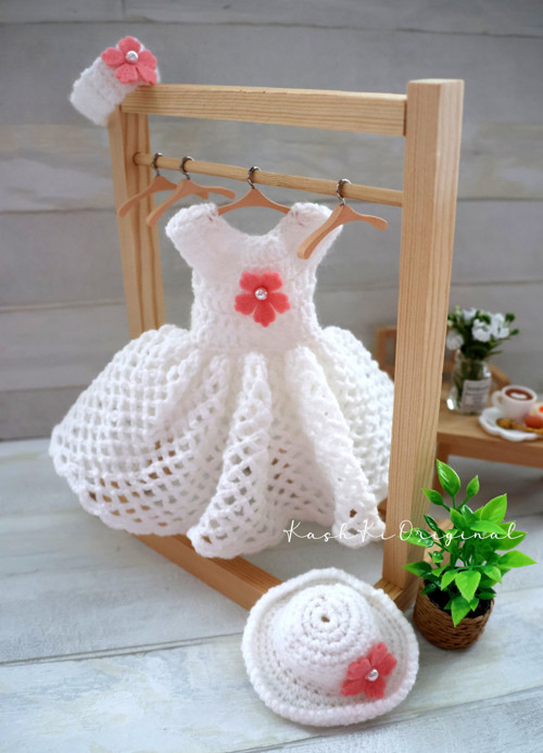 Háčkované oblečky pro panenku Barbie