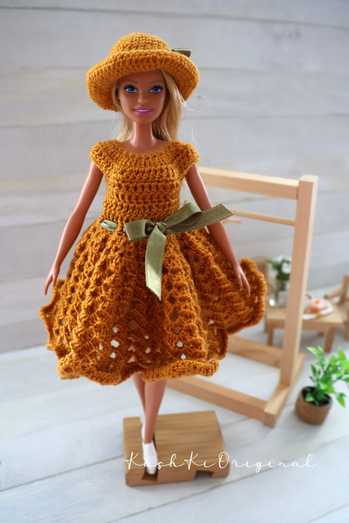 Háčkované oblečky pro panenku Barbie