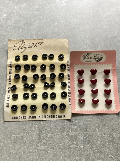 Dvě originální karty s vintage knoflíčky Jablonex