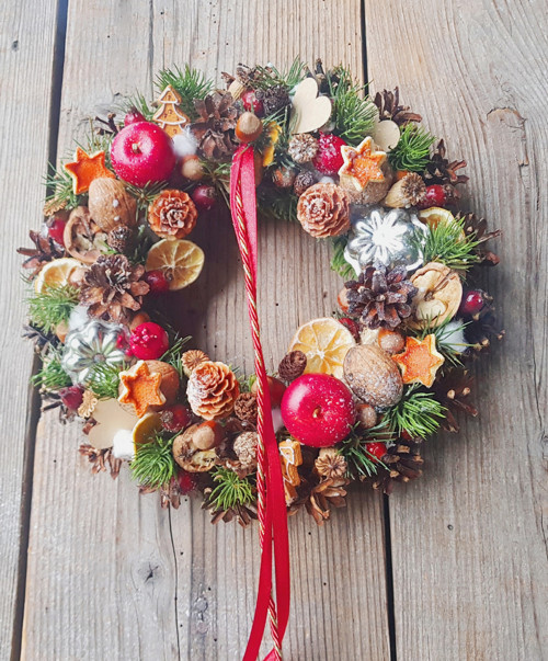 Adventní závěsný věneček — foto 1