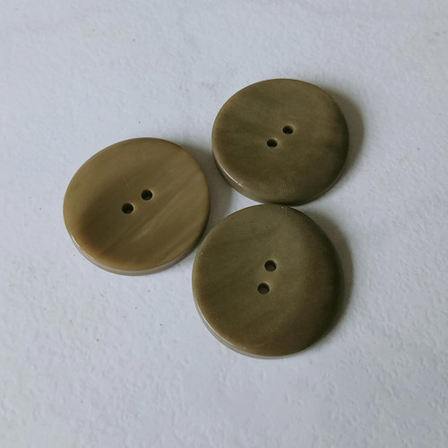 Knoflík hnědá vlna č.22