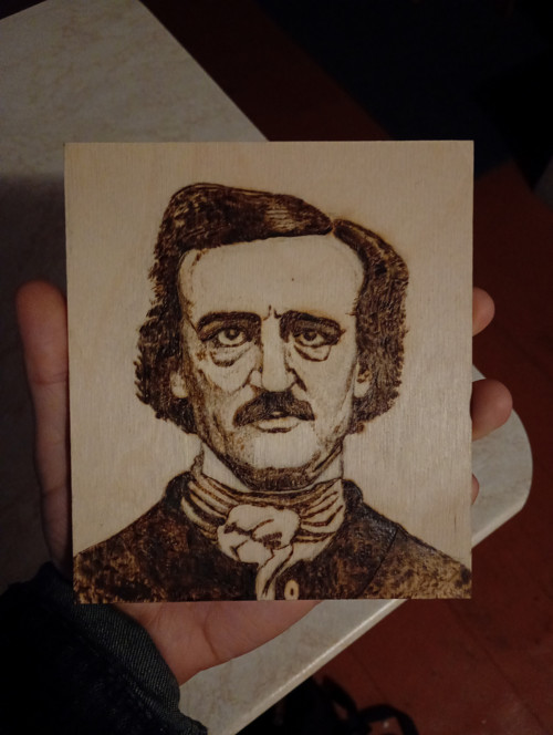 Vypalovaný portrét Edgar Allan Poe