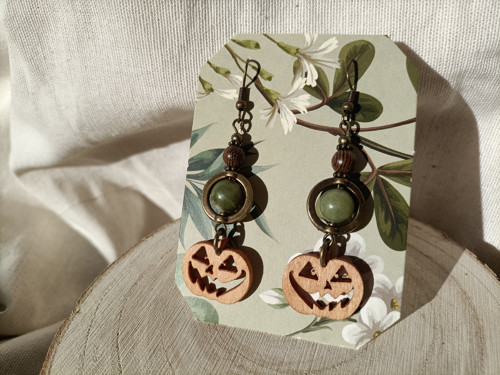 Halloweenské náušnice s jadeitem