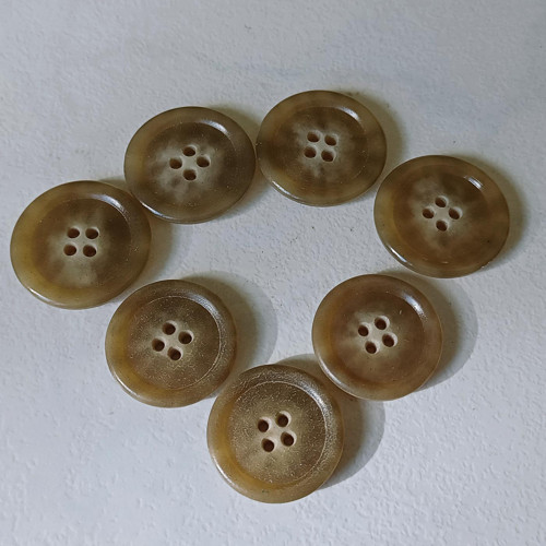 Knoflík hnědý melír lesk č.36