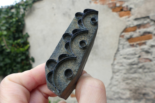 Staré dřevěné razítko na textil, modrotisk