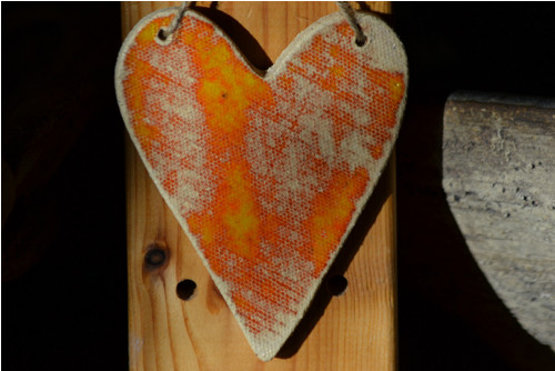 Keramické glazované srdce oranžové 12 cm