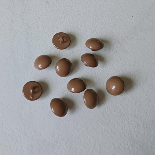 Knoflík hnědý hříbek č.66