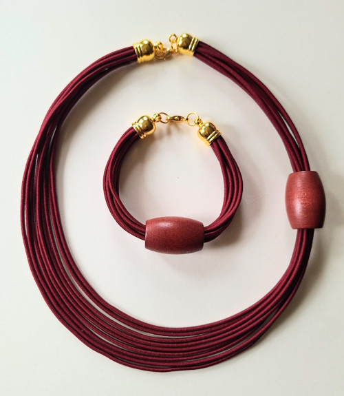 Burgundy vinový set z pruženky
