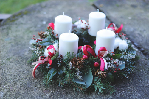 Adventní věneček přírodní s eukalyptem