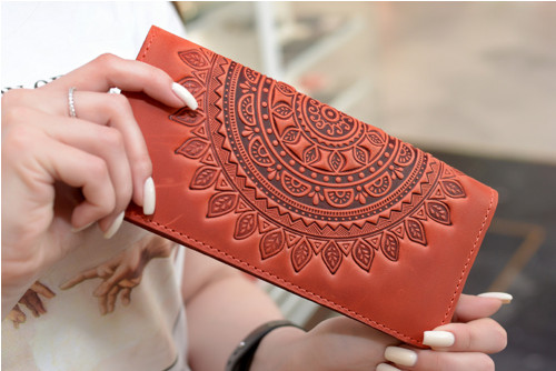 Peněženka-longer "Mandala". Hovězí kůže. Červená