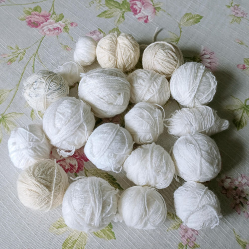 Vlna bílá mix 280g