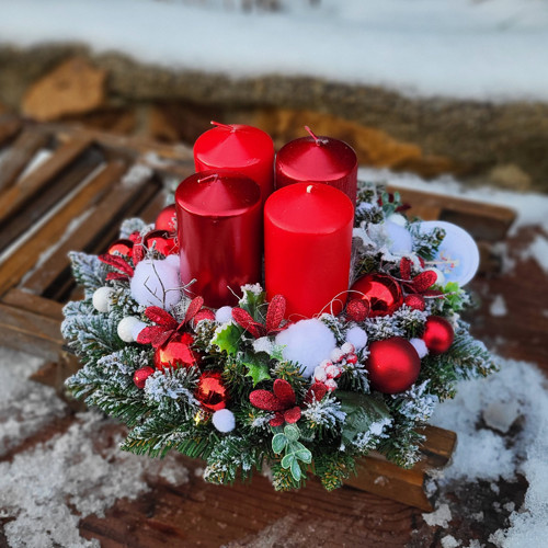 Adventní věnec / umělý / - Klasicky červený