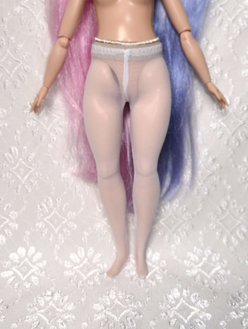 Barbie - baculka - punčocháče - bílé — foto 1