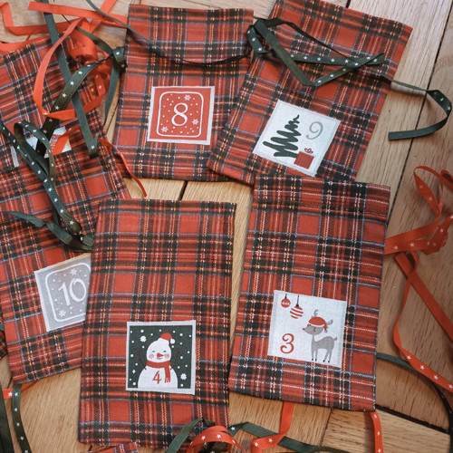 Na každý den jeden-pytlíčky na adventní kalendář