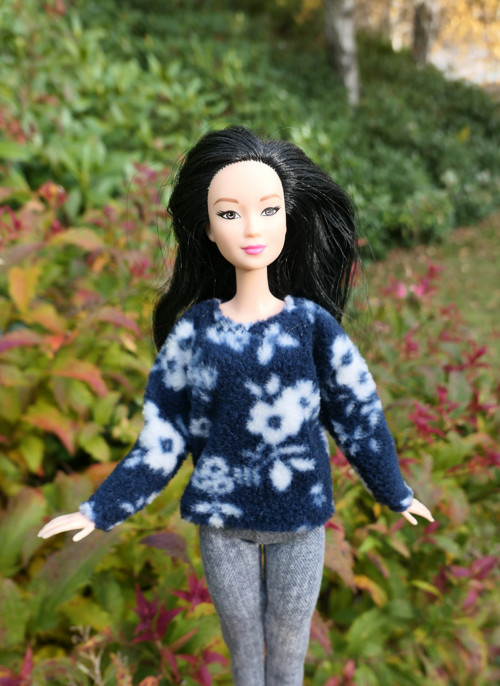 Svetr pro Barbie — foto 1