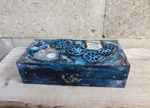 Mixed media krabička