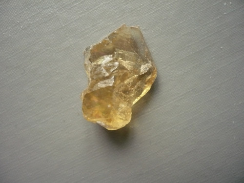 Surový medový kalcit 23 mm, č.20f